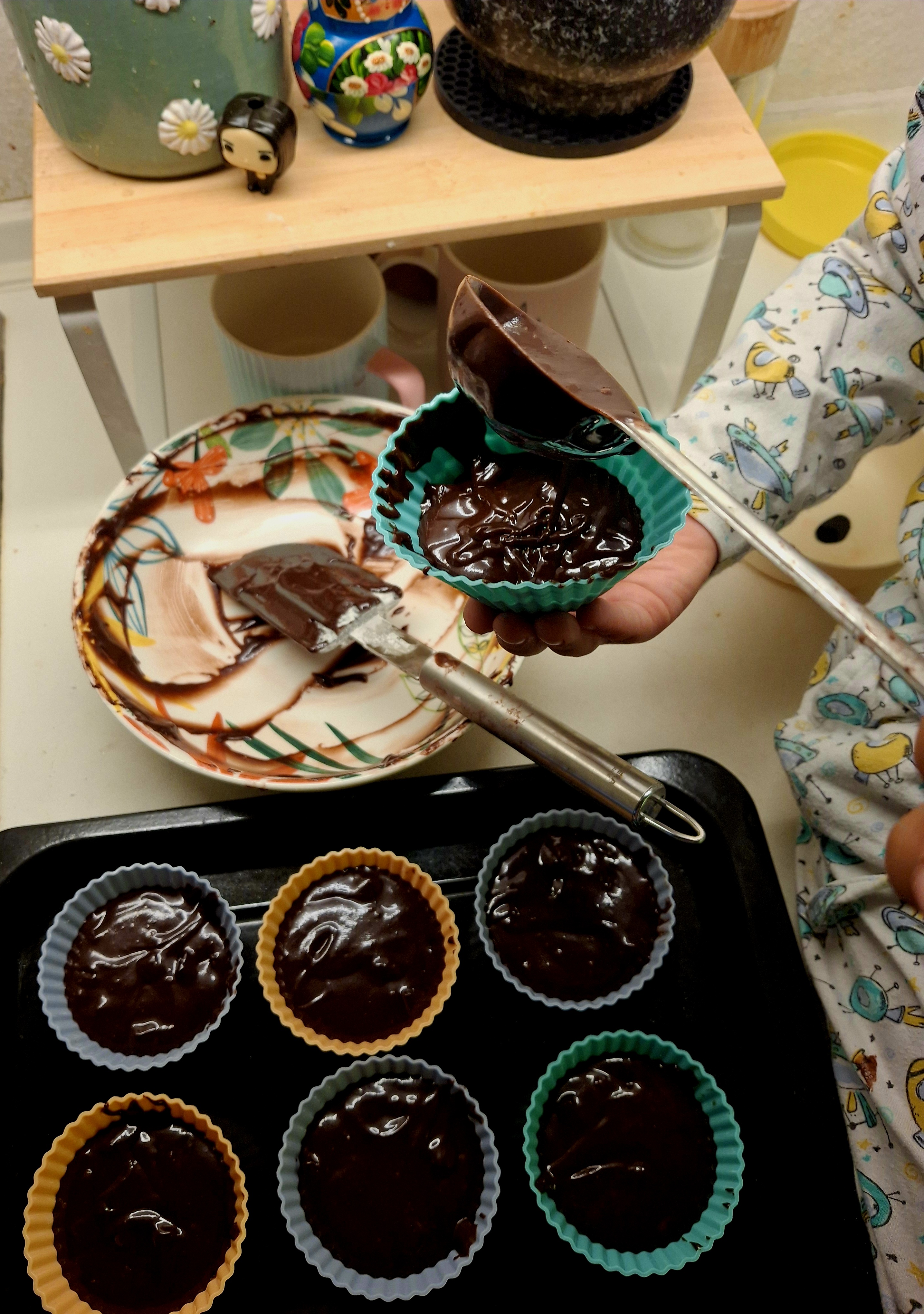Filling the moulds